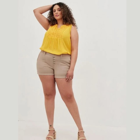 Torrid khaki button front short size 22 - Picture 5 of 13